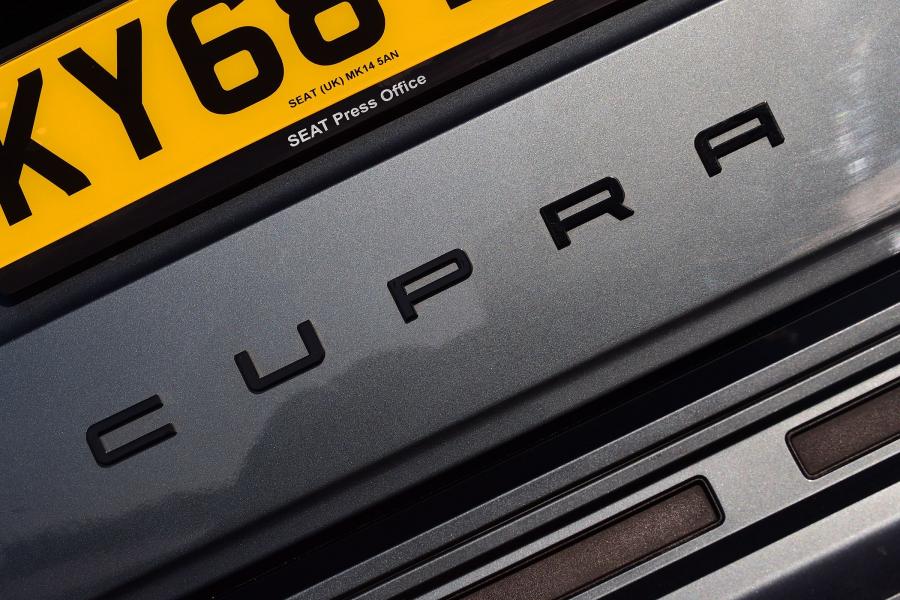 Логотип Cupra Ateca 2018 года  (UK) (фото 41 из 41)
